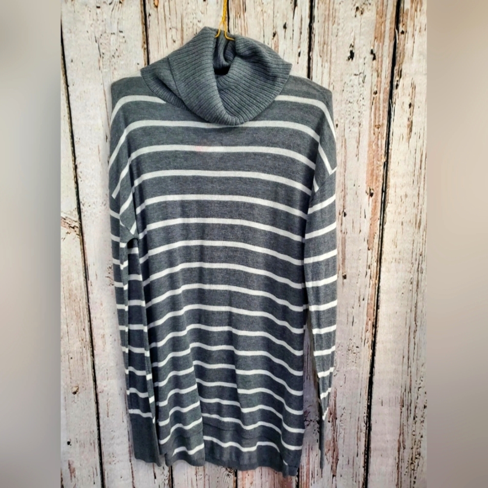 Halogen Women's Medium Gray Striped Turtleneck Pullover Hi-Lo Sweater NEW
